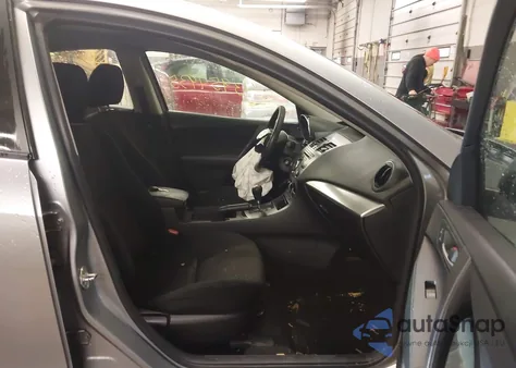 2013 Mazda Mazda3 I Sport z USA, uszkodzony, nr VIN JM1BL1UP4D1851537